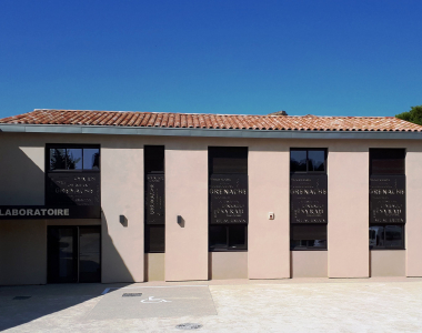 LETTRAGE FÉDÉRATION DES VIGNERONS CHATEAUNEUF DU PAPE