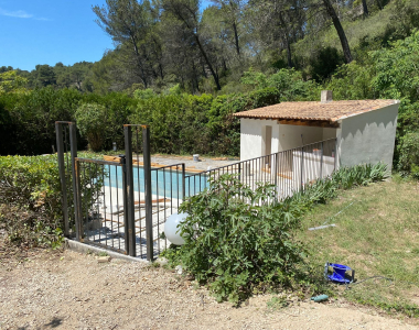 barrières de piscine métallique