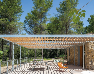 Pergola tennis à Jaumegarde