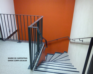 Installation garde corps escalier mairie de Carpentras