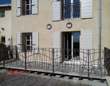 Installation garde corps mairie de Vénasque 84